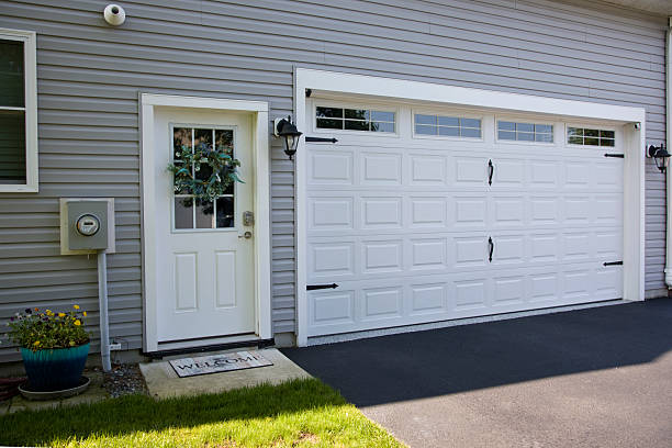 24/7 Emergency Garage Door Roller Replacement experts in Bertram, TX